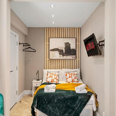 Cosy Heathrow Studios - Parking - Garden London Ngoại thất bức ảnh