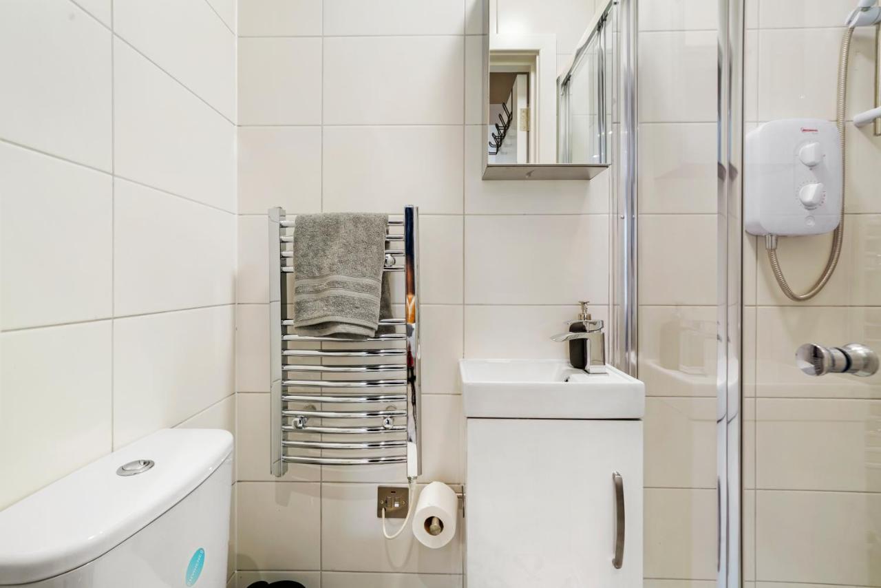 Cosy Heathrow Studios - Parking - Garden London Ngoại thất bức ảnh