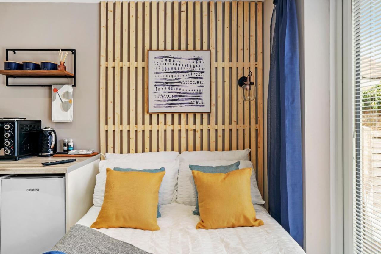 Cosy Heathrow Studios - Parking - Garden London Ngoại thất bức ảnh